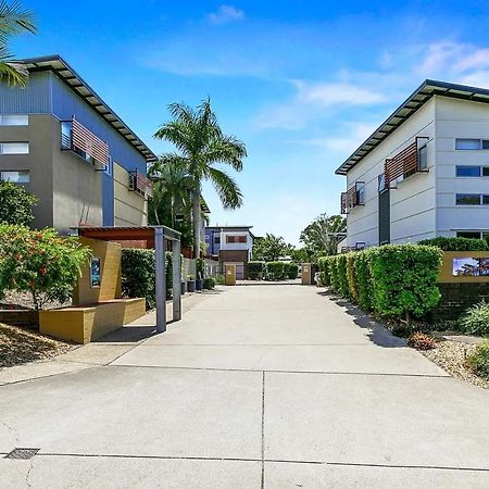 Вілла Quarterdecks Retreat Urangan Екстер'єр фото