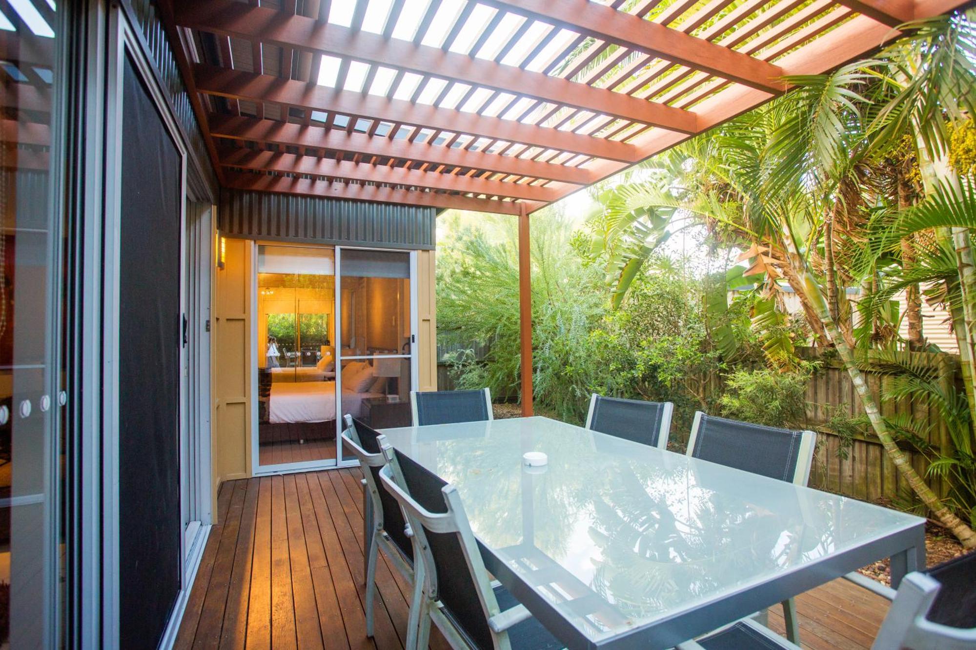 Вілла Quarterdecks Retreat Urangan Номер фото