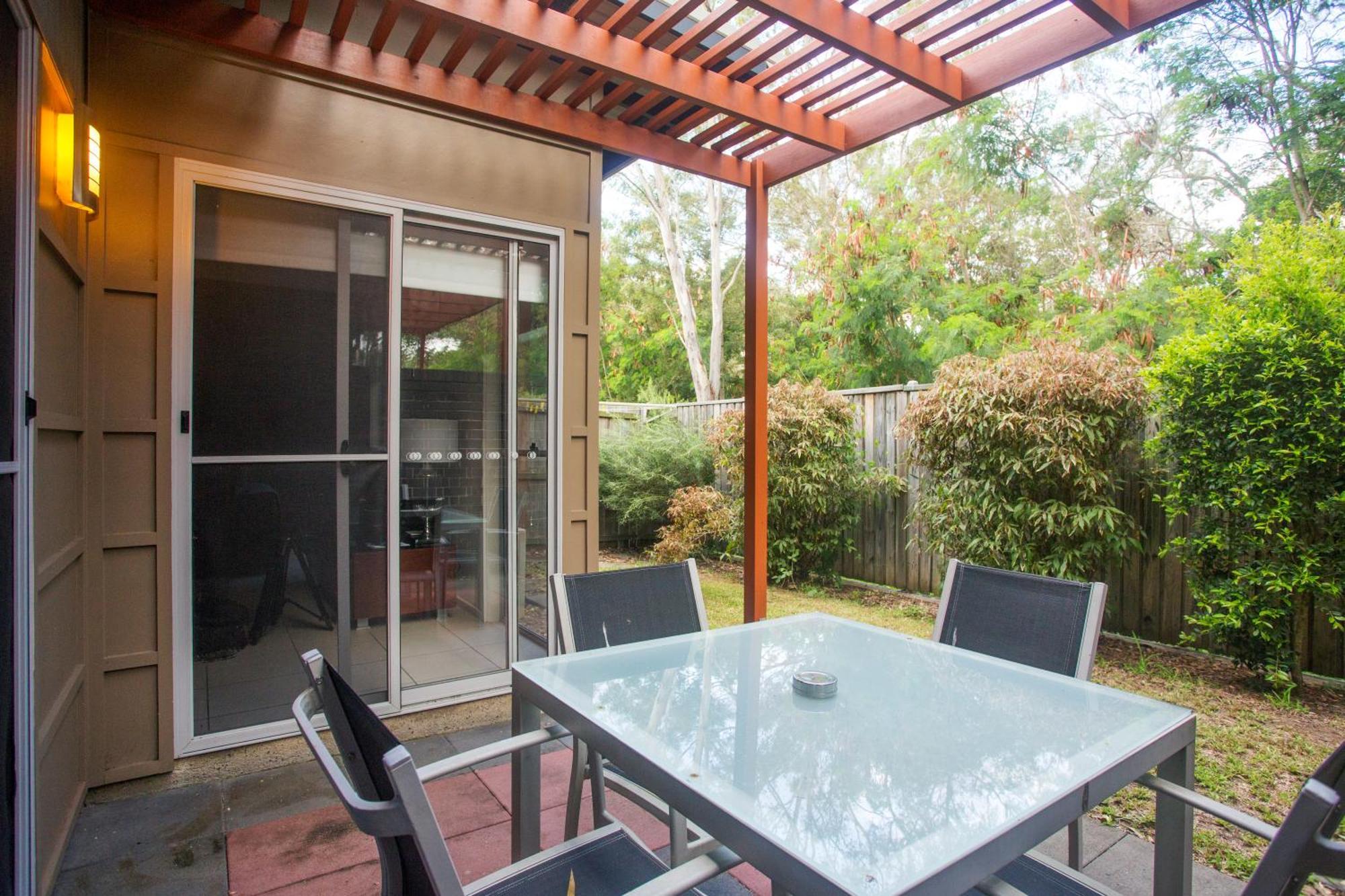 Вілла Quarterdecks Retreat Urangan Номер фото