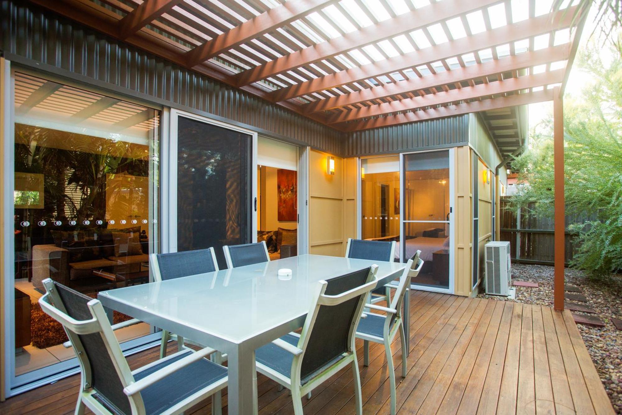 Вілла Quarterdecks Retreat Urangan Номер фото