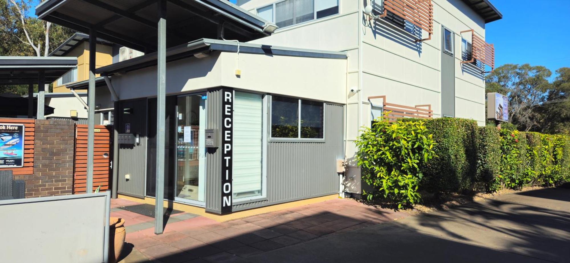 Вілла Quarterdecks Retreat Urangan Екстер'єр фото