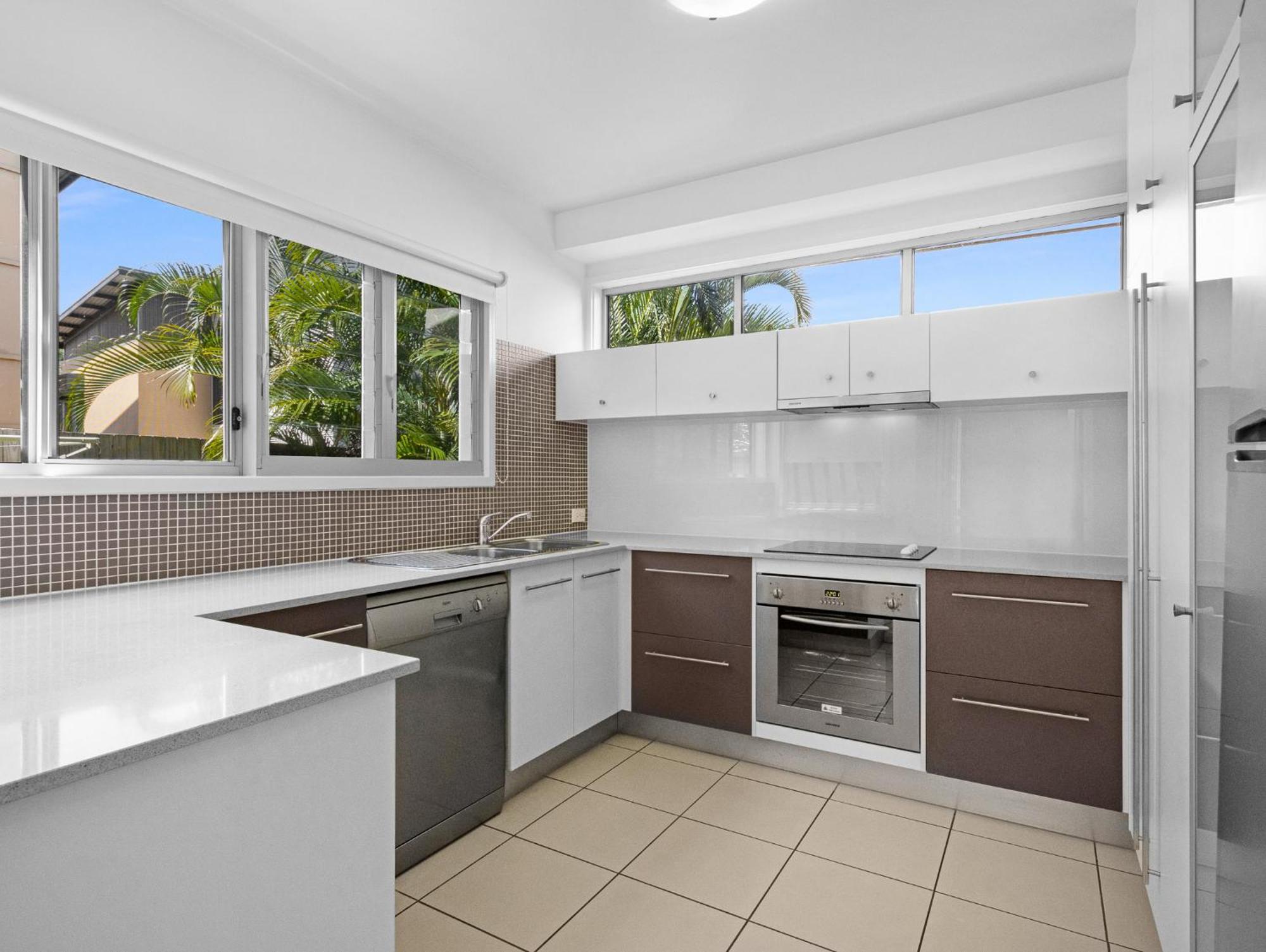 Вілла Quarterdecks Retreat Urangan Екстер'єр фото