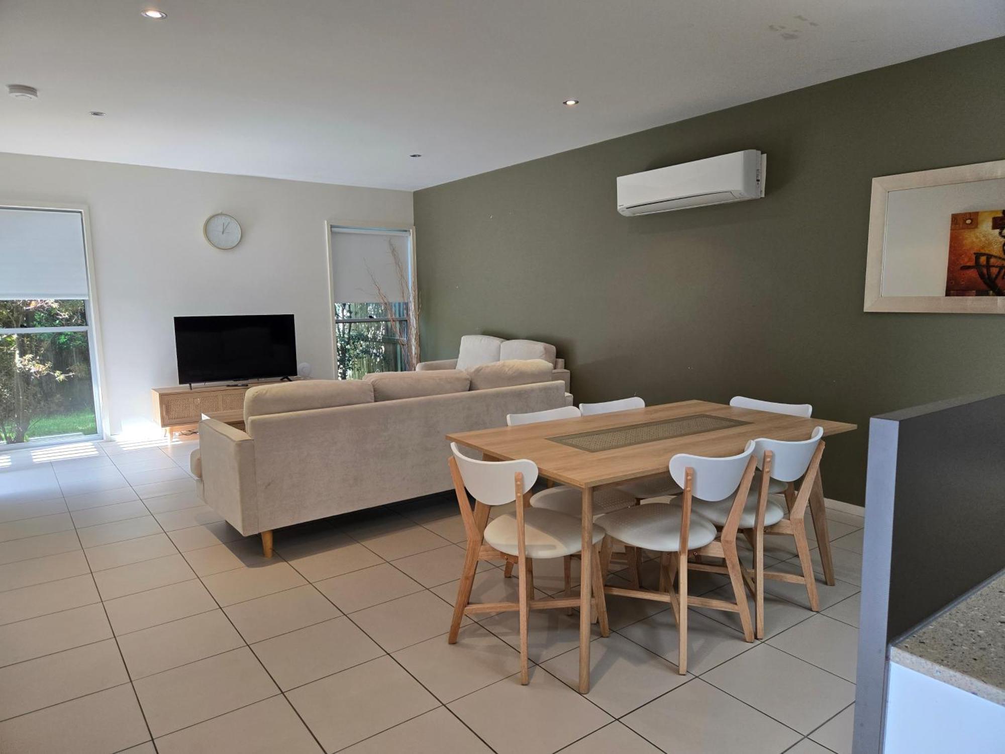 Вілла Quarterdecks Retreat Urangan Екстер'єр фото