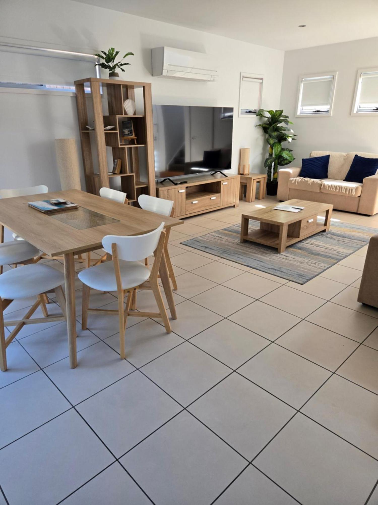 Вілла Quarterdecks Retreat Urangan Екстер'єр фото