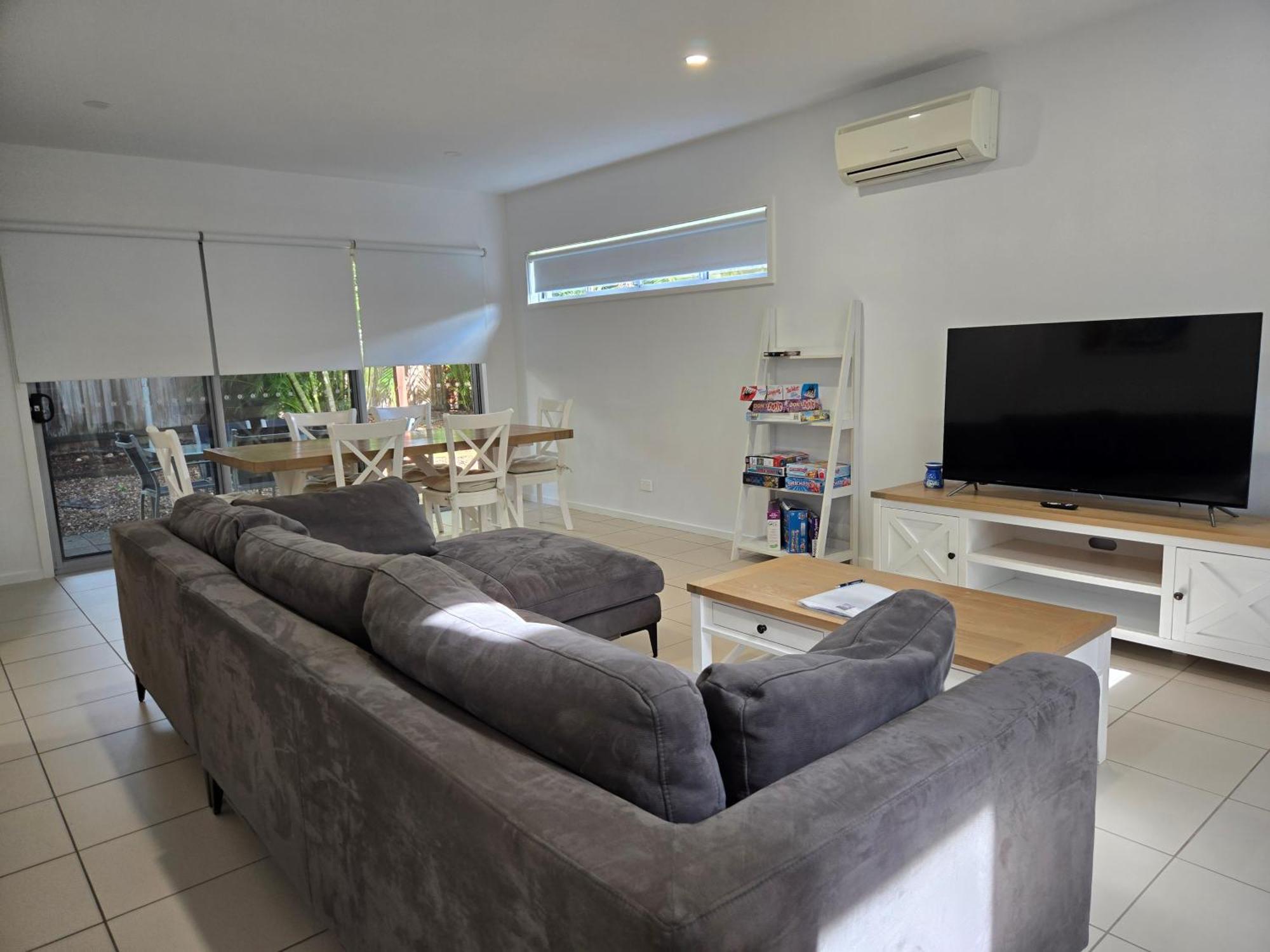 Вілла Quarterdecks Retreat Urangan Екстер'єр фото