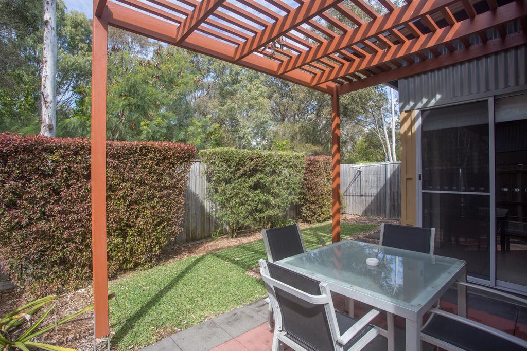 Вілла Quarterdecks Retreat Urangan Екстер'єр фото